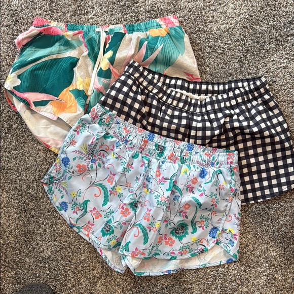 Old Navy Active Floral Shorts Set - check lot of 3 pairs women medium workout - Picture 2 of 6